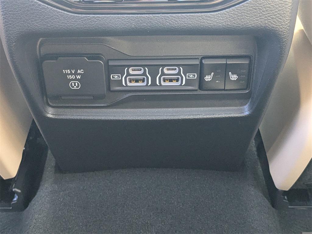 new 2025 Jeep Grand Cherokee car, priced at $43,523