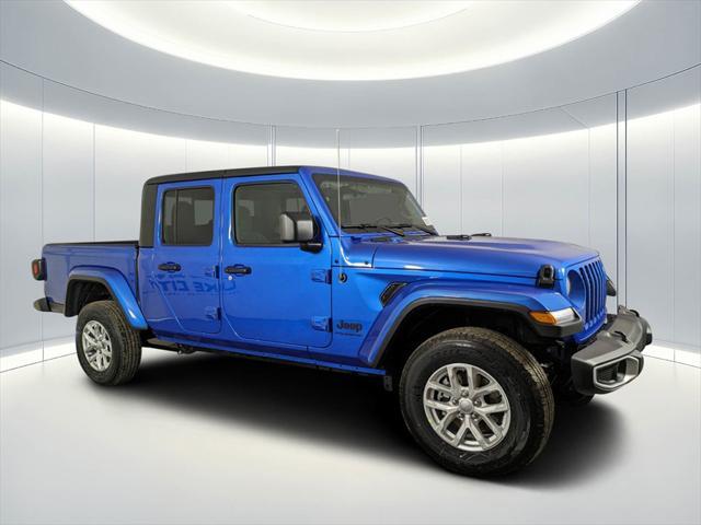 new 2023 Jeep Gladiator car, priced at $44,011