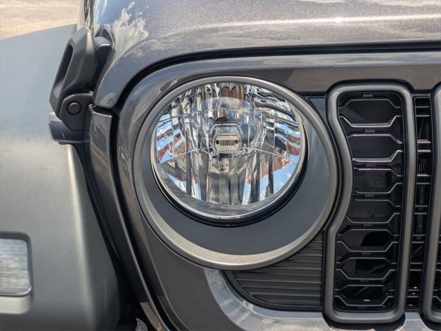 new 2025 Jeep Gladiator car, priced at $37,520