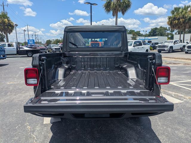 new 2025 Jeep Gladiator car, priced at $37,520