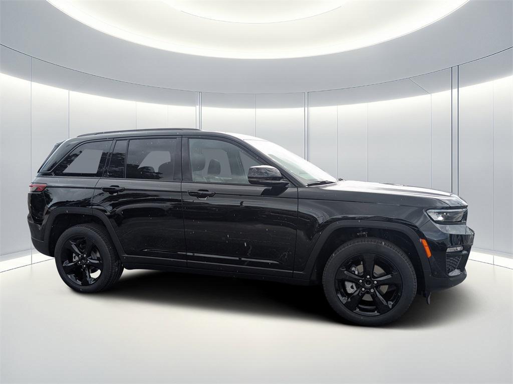 new 2025 Jeep Grand Cherokee car, priced at $49,267