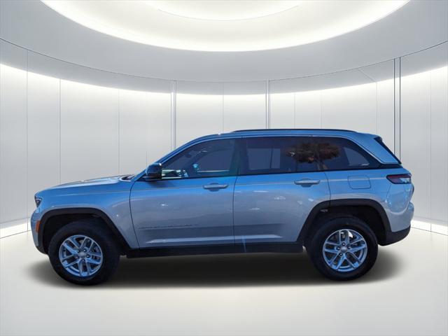 new 2025 Jeep Grand Cherokee car, priced at $35,975