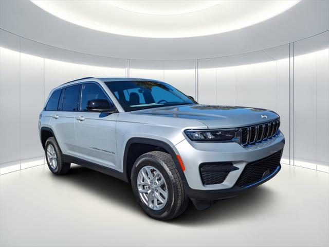 new 2025 Jeep Grand Cherokee car, priced at $35,975