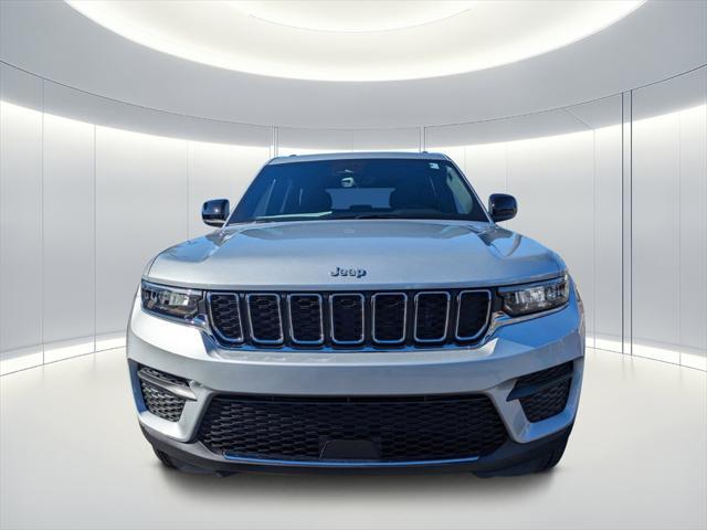 new 2025 Jeep Grand Cherokee car, priced at $35,975