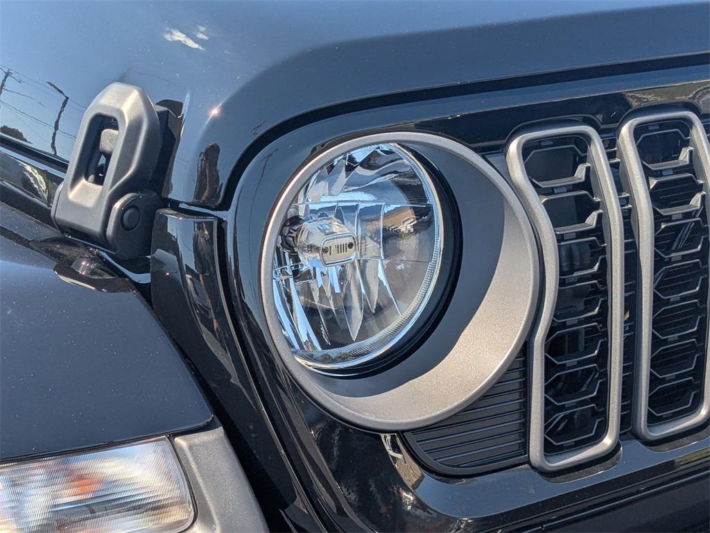 new 2025 Jeep Gladiator car, priced at $46,406