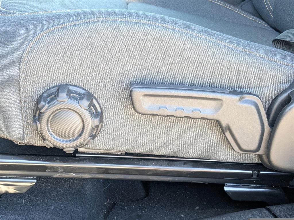 new 2025 Jeep Wrangler car, priced at $43,019