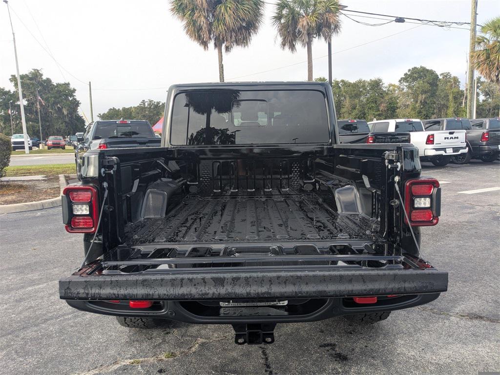 new 2025 Jeep Gladiator car, priced at $51,560