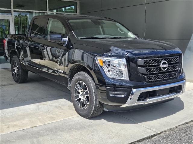 used 2023 Nissan Titan car, priced at $33,854