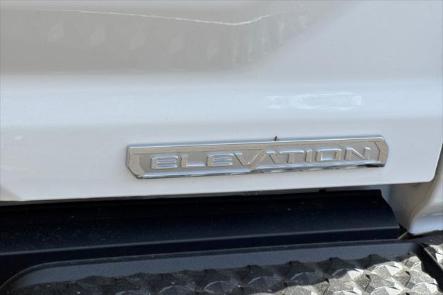 new 2025 GMC Canyon car, priced at $39,995