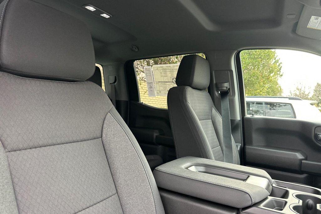 new 2025 GMC Sierra 1500 car, priced at $51,395