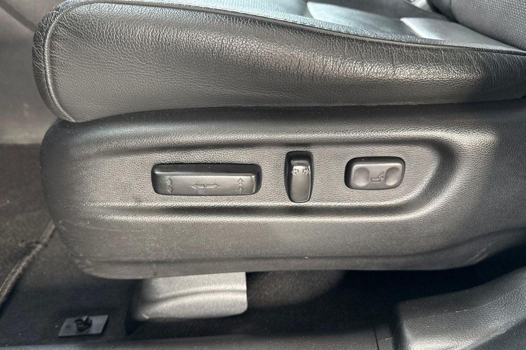 used 2021 Honda Pilot car, priced at $27,990