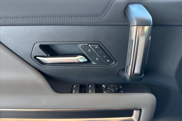 new 2025 GMC HUMMER EV Pickup car
