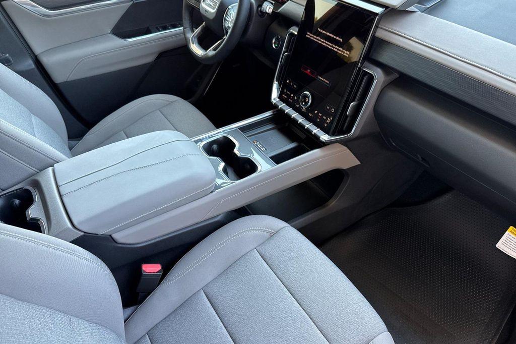 new 2025 GMC Acadia car, priced at $45,140