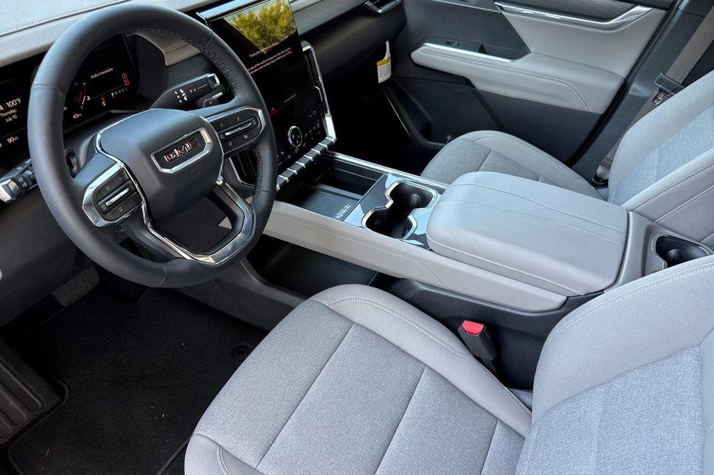 new 2025 GMC Acadia car, priced at $45,140