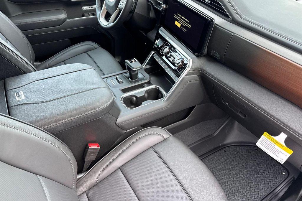 new 2025 GMC Sierra 1500 car, priced at $82,005