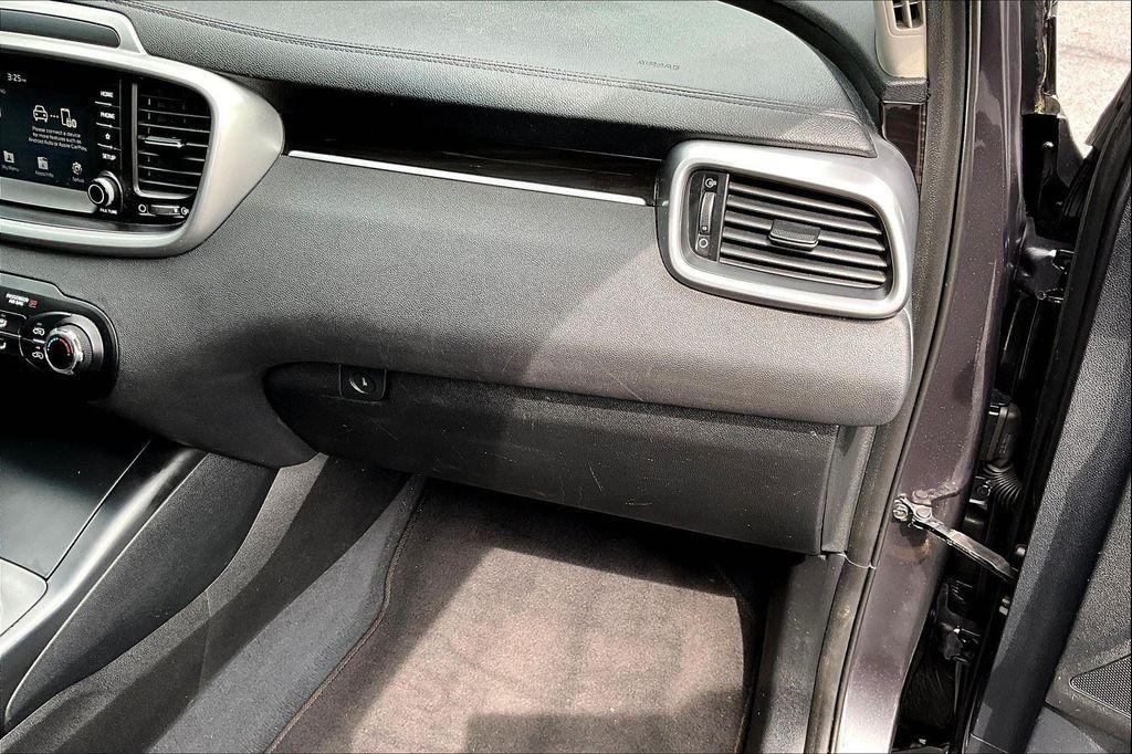 used 2019 Kia Sorento car, priced at $9,999
