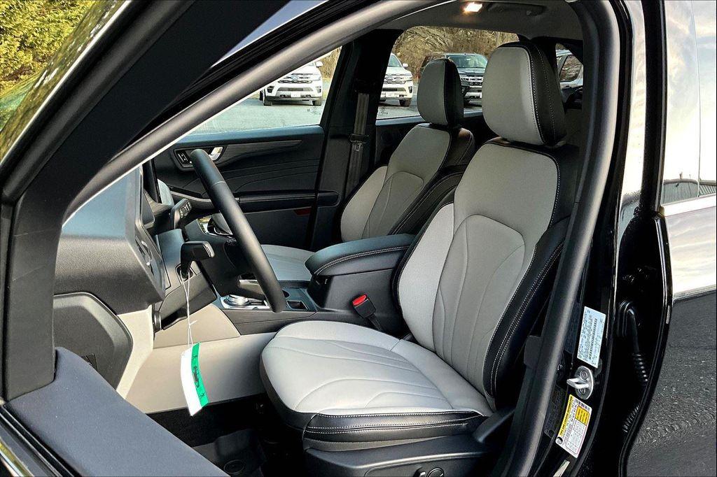 new 2025 Ford Escape PHEV car, priced at $37,554
