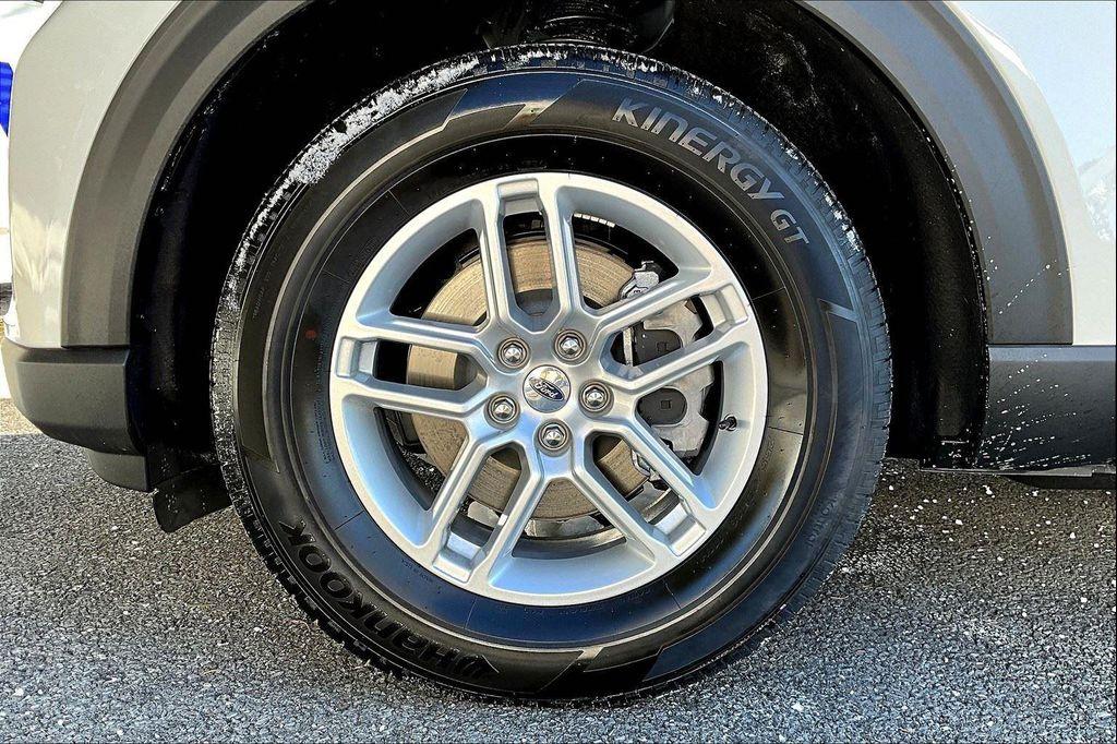 new 2025 Ford Explorer car, priced at $38,646