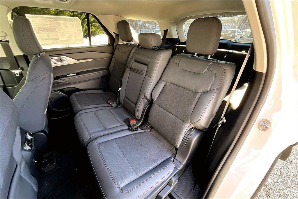 new 2025 Ford Explorer car, priced at $38,646