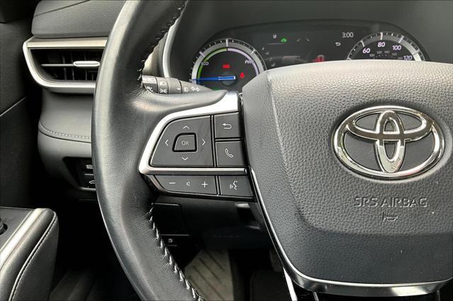 used 2021 Toyota Highlander Hybrid car, priced at $31,500