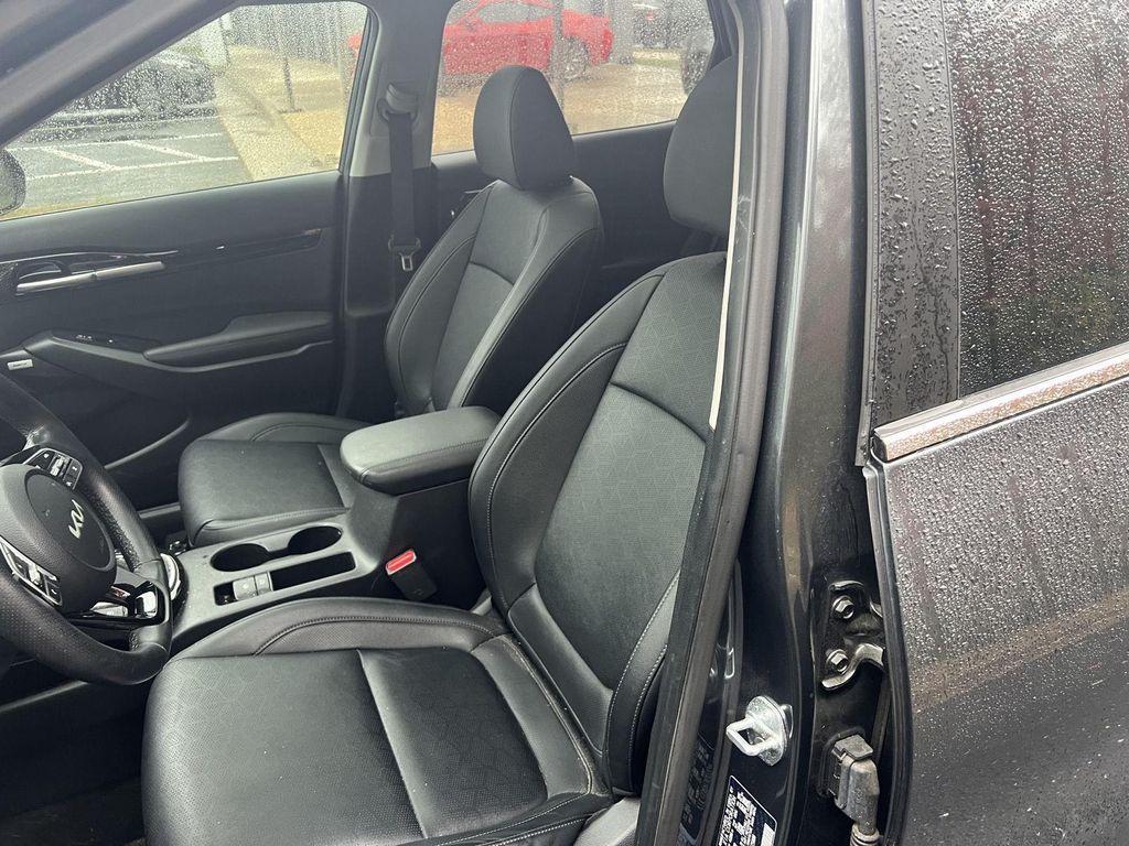 used 2024 Kia Seltos car