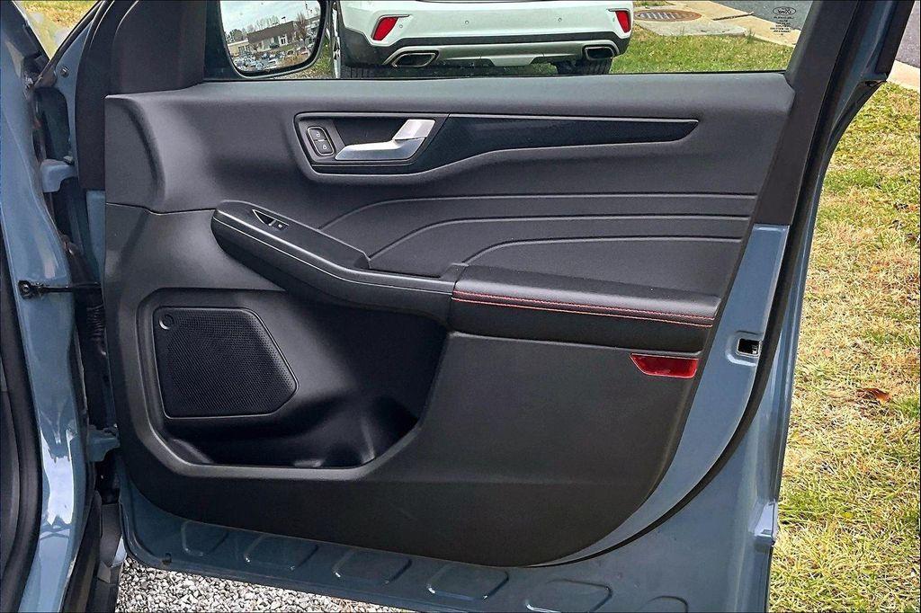 used 2023 Ford Escape car, priced at $25,260