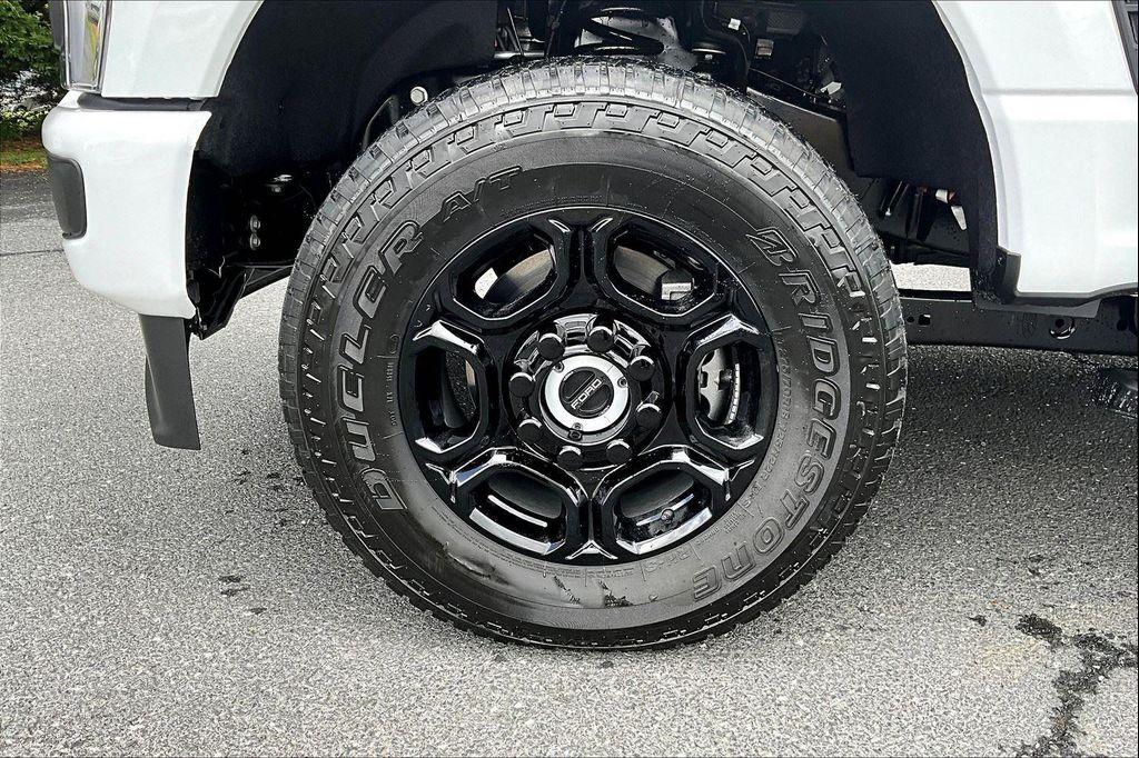 new 2025 Ford F-250 car, priced at $67,459