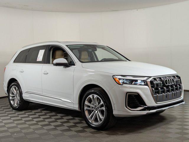 new 2025 Audi Q7 car, priced at $72,651