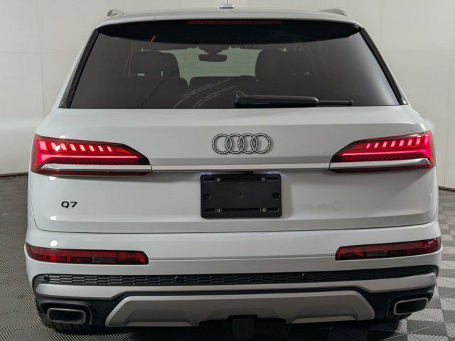 new 2025 Audi Q7 car, priced at $72,651