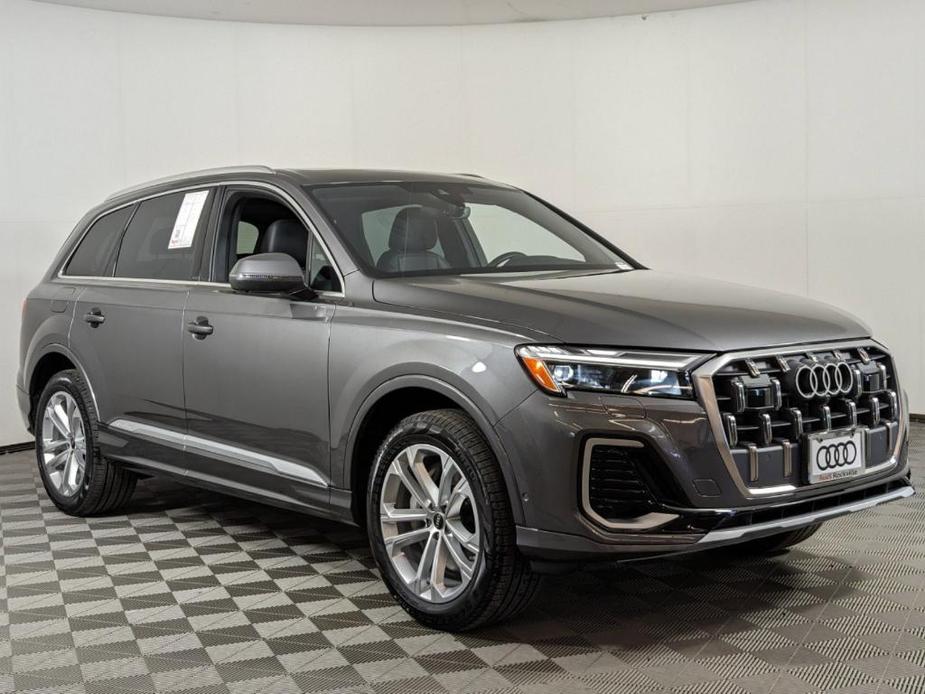 new 2025 Audi Q7 car, priced at $63,401