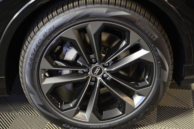new 2025 Audi Q7 car, priced at $72,801