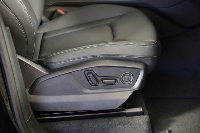 new 2025 Audi Q7 car, priced at $72,801
