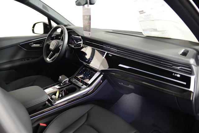 new 2025 Audi Q7 car, priced at $72,801