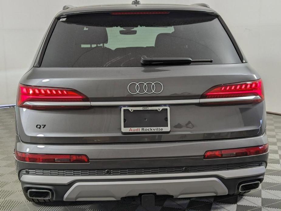 new 2025 Audi Q7 car, priced at $72,701