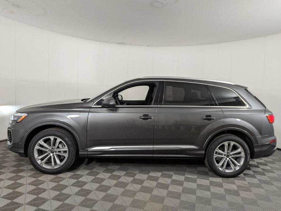 new 2025 Audi Q7 car, priced at $72,701