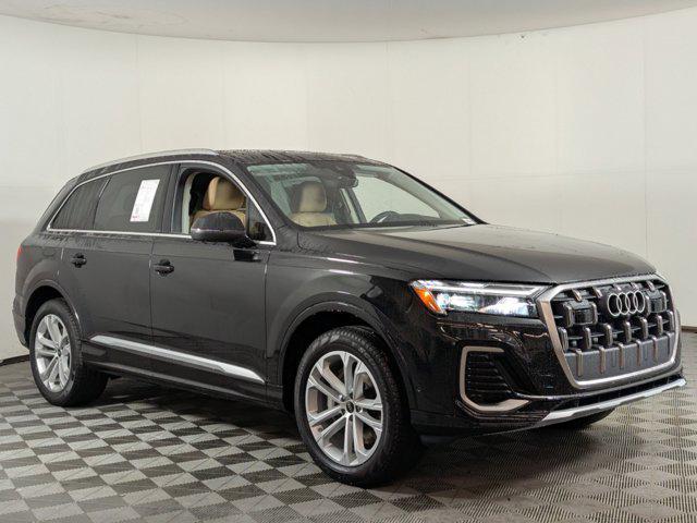 new 2025 Audi Q7 car, priced at $62,601