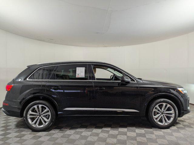 new 2025 Audi Q7 car, priced at $62,601