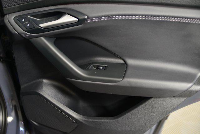 new 2025 Audi Q6 e-tron car, priced at $72,351