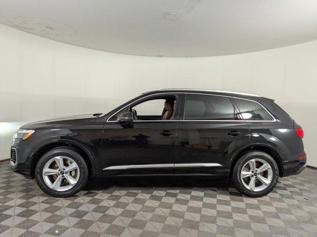 new 2025 Audi Q7 car, priced at $66,901