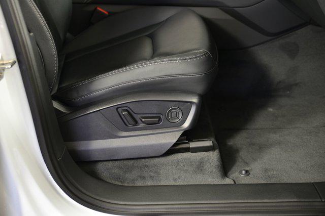 new 2025 Audi Q7 car, priced at $73,201