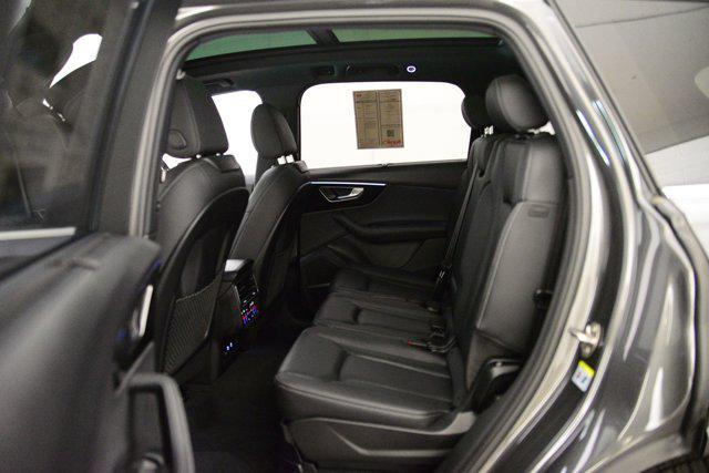new 2025 Audi Q7 car, priced at $72,601