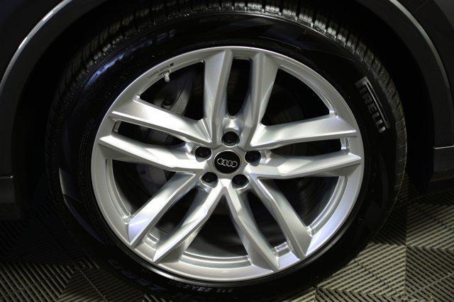 new 2025 Audi Q7 car, priced at $72,601
