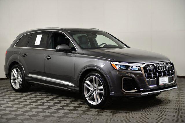 new 2025 Audi Q7 car, priced at $72,601