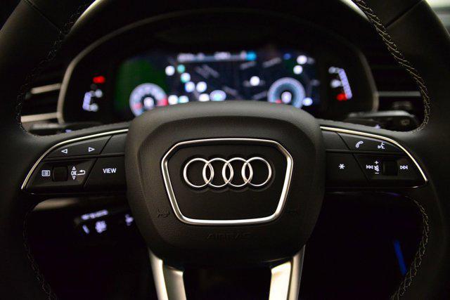 new 2025 Audi Q7 car, priced at $77,882