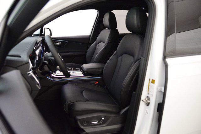 new 2025 Audi Q7 car, priced at $77,882