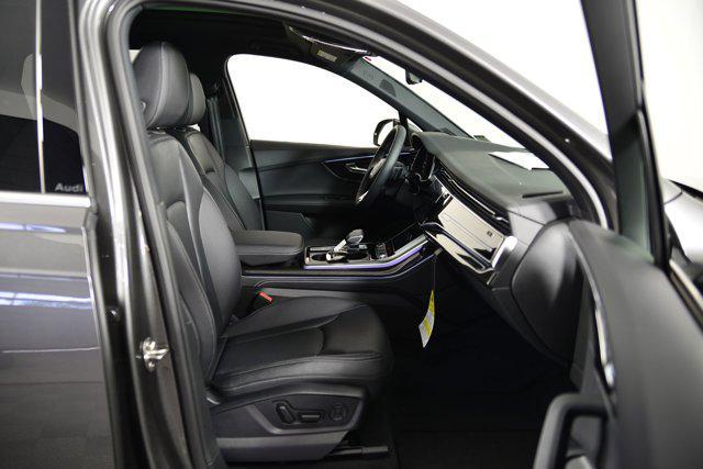 new 2025 Audi Q7 car, priced at $72,691