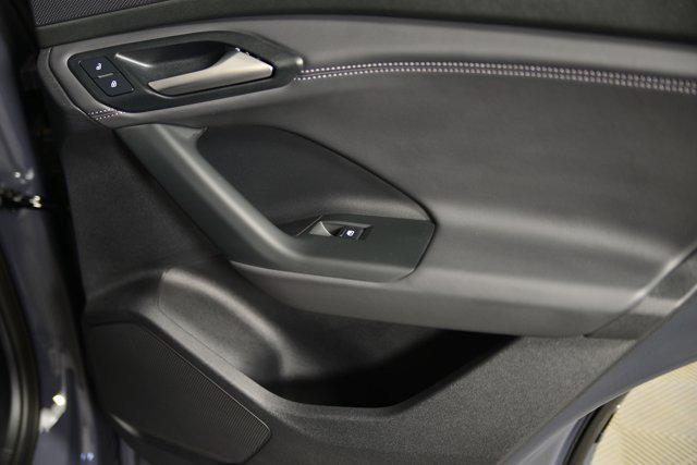 new 2025 Audi Q6 e-tron car, priced at $71,421