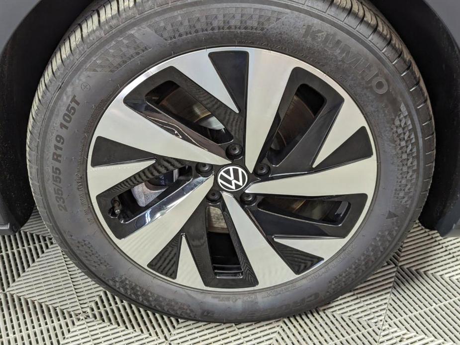 used 2023 Volkswagen ID.4 car, priced at $25,596