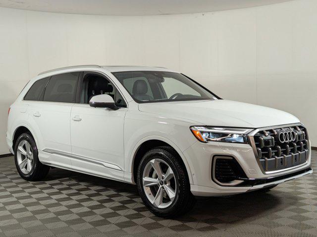 new 2025 Audi Q7 car, priced at $67,051