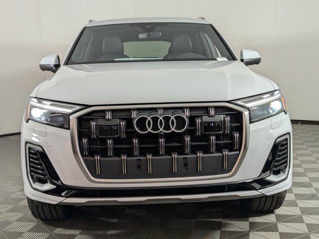 new 2025 Audi Q7 car, priced at $72,651